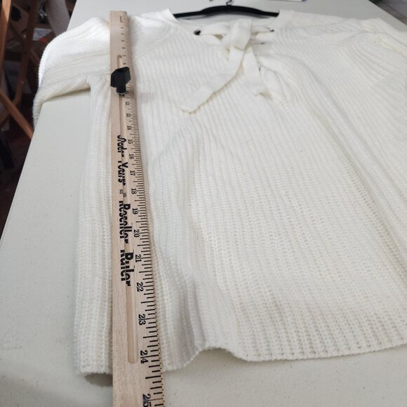 Forever 21 Sweater Womens Medium White Knit Long Sleeve Pullover Grommet Y2K - Picture 6 of 10